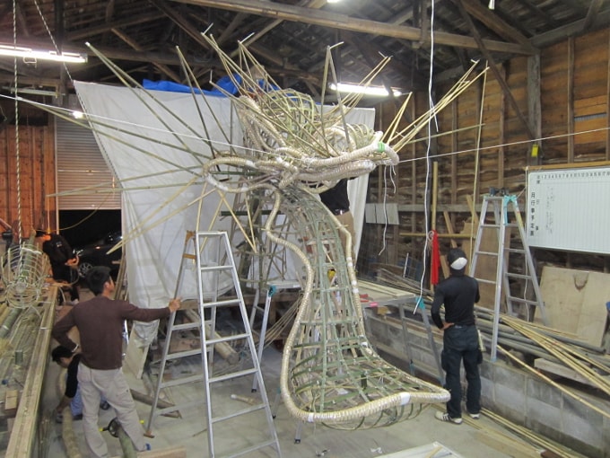 竹と藁の芸術：栄町龍栄會さんの大蛇作成：2016